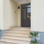 Apartman Lara *
