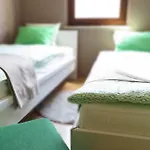 Lara Apartman *