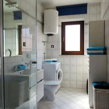 Apartment Lara *
